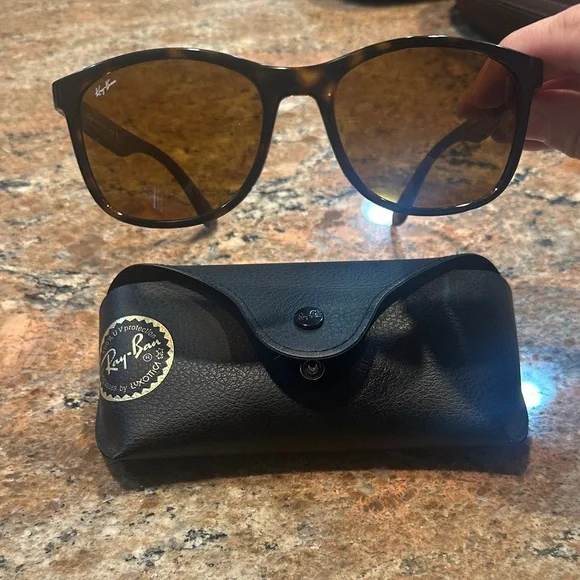 Ray-Ban Dark Brown Sunglasses with Black Case Unisex NWT - Picture 5 of 5